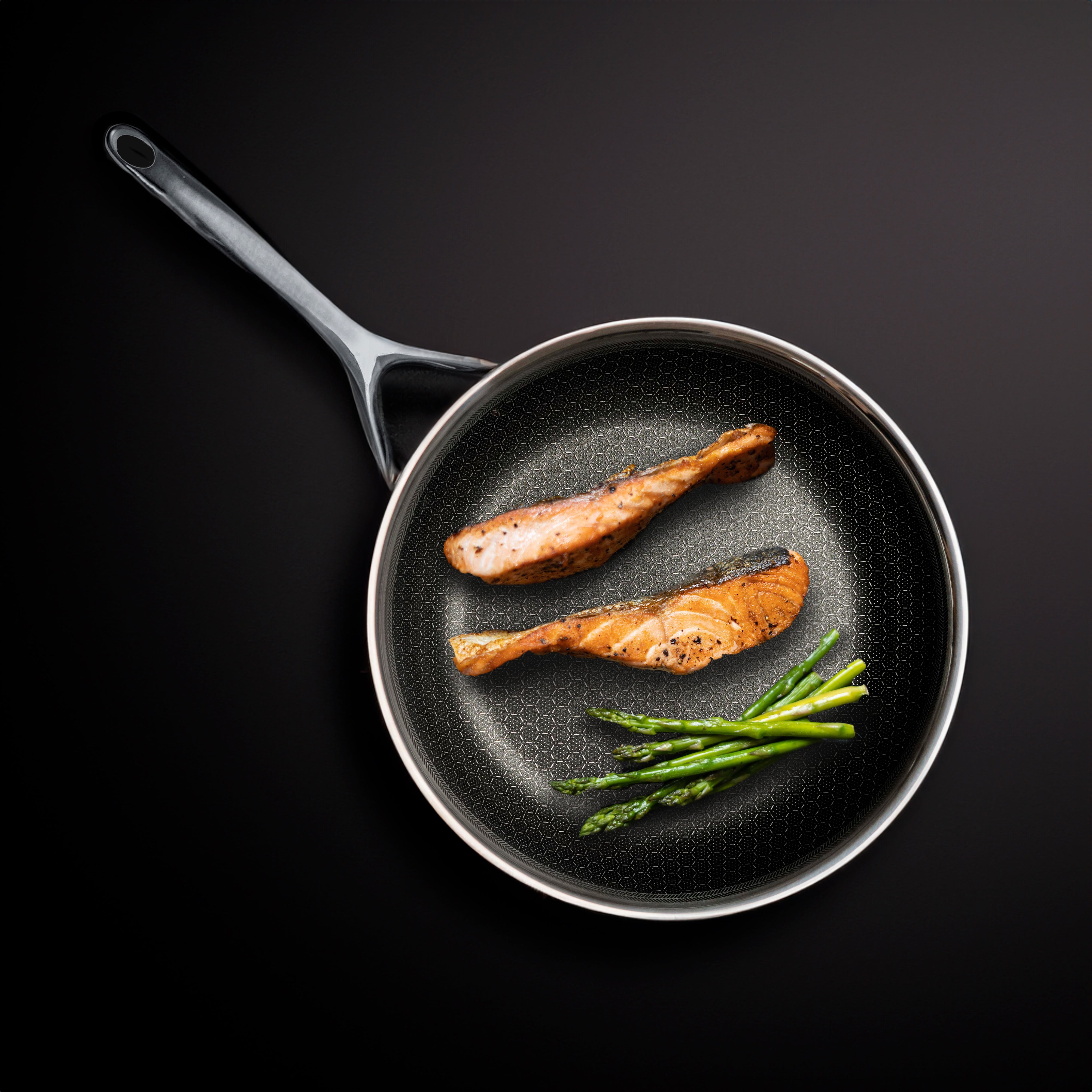 Matero pan met zalm en asperges